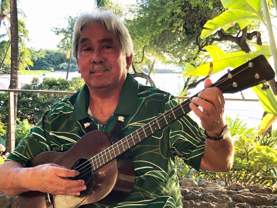 Mele Kalikimaka! Join us today, Saturday Dec. 3, for a bit of Hawaiian Christmas! Ramon has come all the way from Kona on the big island to delight you with his music 2:30-5. Shady Lady Seafood truck will complete the experience with their delicious shrimp and crab! Wear Hawaiian themed clothing and save 5% off all wine purchases!