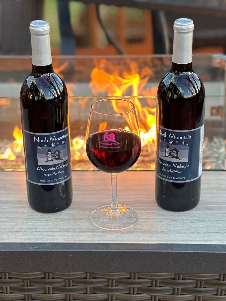 Only a few days left to take advantage of our Mountain Midnight Wine of the Month Special. Made from 100% Chambourcin, this wine will delight your palate no matter what the weather is. Forty percent off a case or $10 off two bottles. This special ends 2/29. #nmwine #shenandoahvalleywinetrail #vawine #virginiaisforwinelovers #loveva #shenandoahvalley