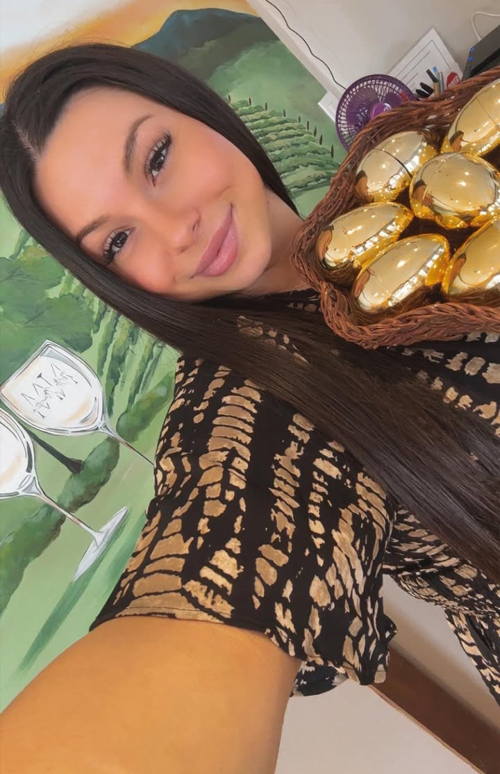 Come see Sophie in the tasting room today 🍷 She’s behind the bar and the golden eggs are out… Pick one and test your luck for some fun wine discounts ✨ Open til 7PM today!