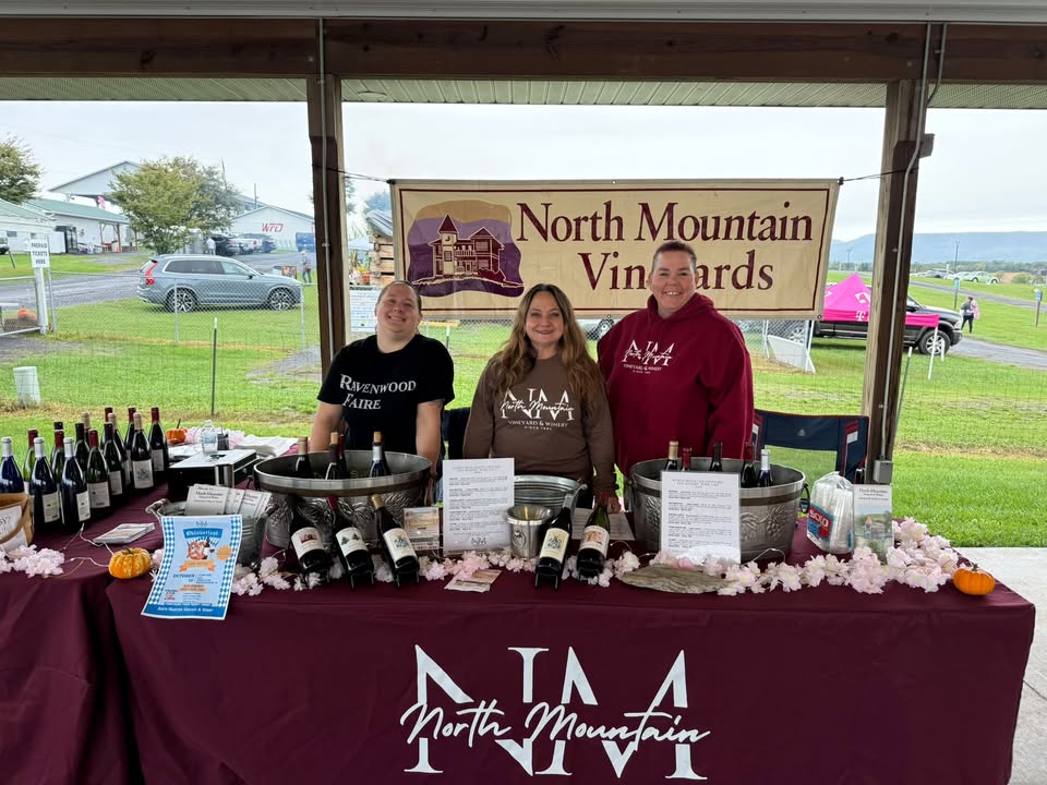 🍷 We’re pouring today at the Shenandoah Autumnfest!